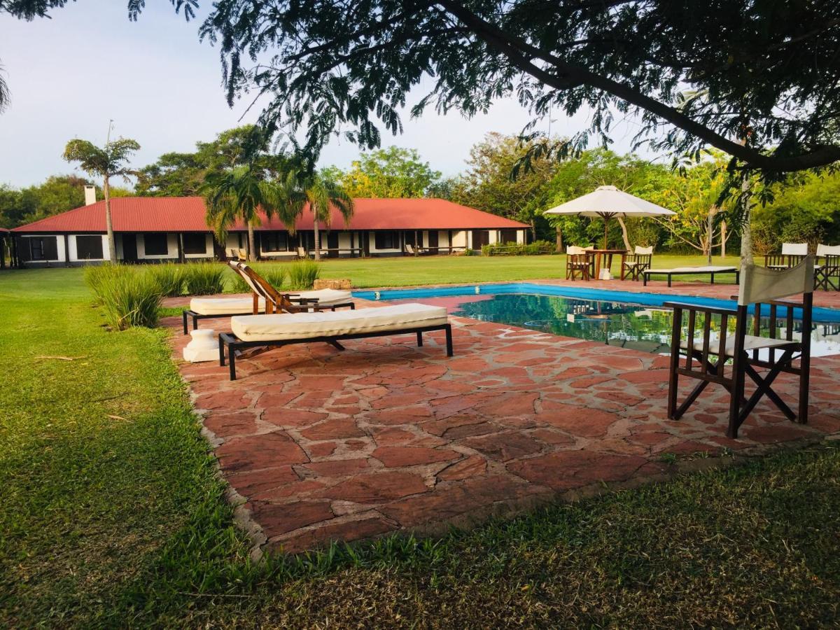 Aguape Lodge Colonia Carlos Pellegrini  Buitenkant foto